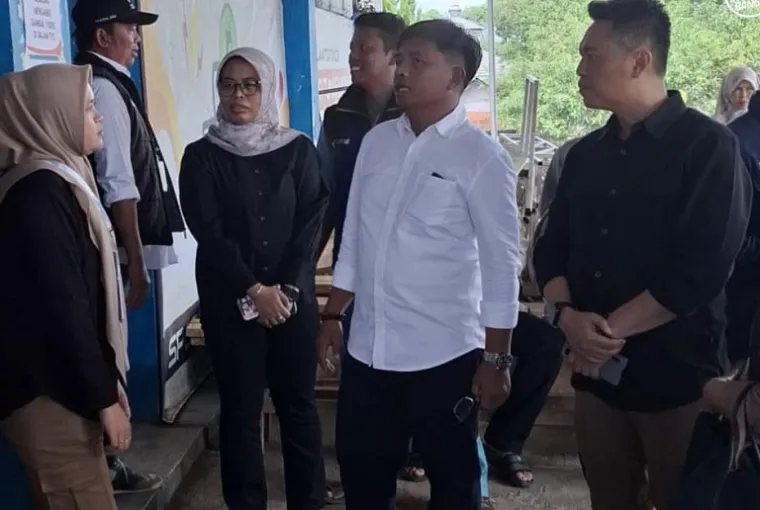 Anggota KPU Idham Holik hadir langsung untuk memantau pelaksanaan PSU di kabupaten Tasikmalaya. (Foto: KPU RI)