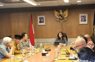 Gubernur Sumbar, Mahyeldi secara langsung bertemu dengan Menteri Pariwisata RI, Widiyanti Putri Wardhana, guna mendiskusikan langkah-langkah strategis dalam mengusulkan beberapa program unggulan pariwisata Sumbar ke tingkat nasional. (Foto: Ist)