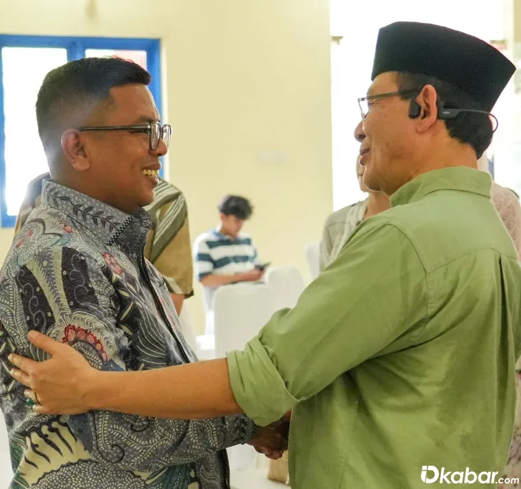 Gubernur Banten Andra Soni dan Walikota Payakumbuh Zulmaeta akrab di acara Halal Bihalal IKP Jaya (Ikatan Keluarga Payobasuang - Jakarta Raya)