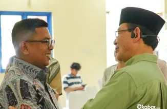 Gubernur Banten Andra Soni dan Walikota Payakumbuh Zulmaeta akrab di acara Halal Bihalal IKP Jaya (Ikatan Keluarga Payobasuang - Jakarta Raya)