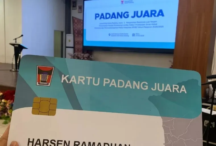 Pemerintah Kota Padang meluncurkan program Kartu Padang Juara yang ditujukan khusus bagi siswa dari keluarga kurang mampu (Ist)