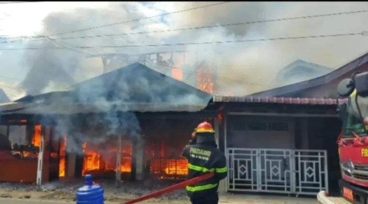 Rumah Makan di Berok Padang Terbakar, Kerugian Capai Rp 350 Juta