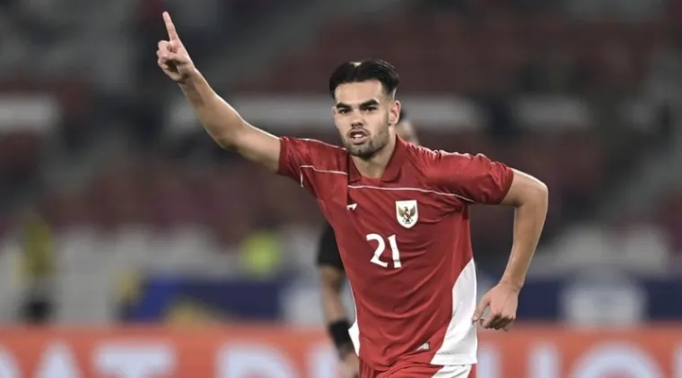 Pesepak bola Timnas U23 Indonesia Jens Raven berselebrasi usai membobol gawang Timnas U23 Brunei Darussalam dalam pertandingan penyisihan Grup A Piala AFF U-23 2025 di Stadion Utama Gelora Bung Karno (SUGBK), Senayan, Jakarta, Selasa (15/7/2025). ANTARA