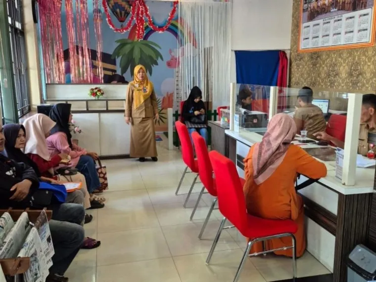 Suasana pelayanan di Kantor Camat Nanggalo (Foto: dok. Camat Nanggalo)