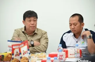 Wakil Ketua Komisi IV DPR RI Alex Indra Lukman memberikan keterangan pers terkait temuan beras oplosan yang mengejutkan publik. (Foto: Ist)