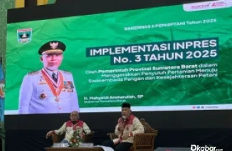Gubernur Mahyeldi saat menjadi narasumber dalam Rakernas II Perhimpunan Penyuluh Pertanian Indonesia (Perhiptani) Tahun 2025 di Palembang, Senin (14/7/2025).