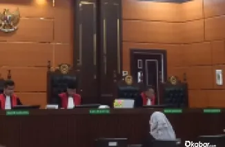 Suasana sidang lanjutan polisi tembak polisi di Solok Selatan, ruang sidang Cakra, Pengadilan Negeri Kelas IA Padang. (Foto:DI)