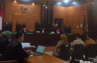 Suasana sidang di Pengadilan Negeri Kelas IA Padang, dugaan penembakan yang dilakukan Kepala Bagian Operasi Polres Sosel, AKP Dadang Iskandar, yang menembak rekannya Kasatreskrim AKP Ryanto Ulil Anshar beberapa waktu lalu (Foto: Di)