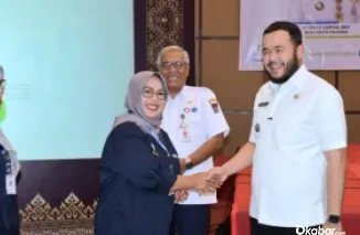 Wali Kota Padang Fadly Amran usai melantik agen resmi Perisai BPJS Ketenagakerjaan Cabang Padang. (Ist)