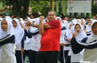 Wali Kota Pariaman, Yota Balad senam ceria bersama pelajar di SMPN 2 Pariaman, Desa Kampung baru, Kecamatan Pariaman Tengah Kota Pariaman, Rabu (23/7/2025). (Ist)