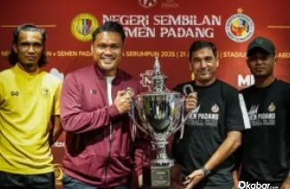 Pelatih Semen PAdang FC Eduardo bersama Pelatih Negeri Sembilan FC, Nidzam Jamil jelang laga kedua tim. (Ist)