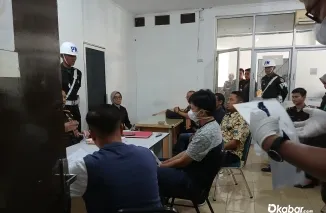 Suasan Saat Proses Tahap II Tersangka di Kejari Padang, (Ist)
