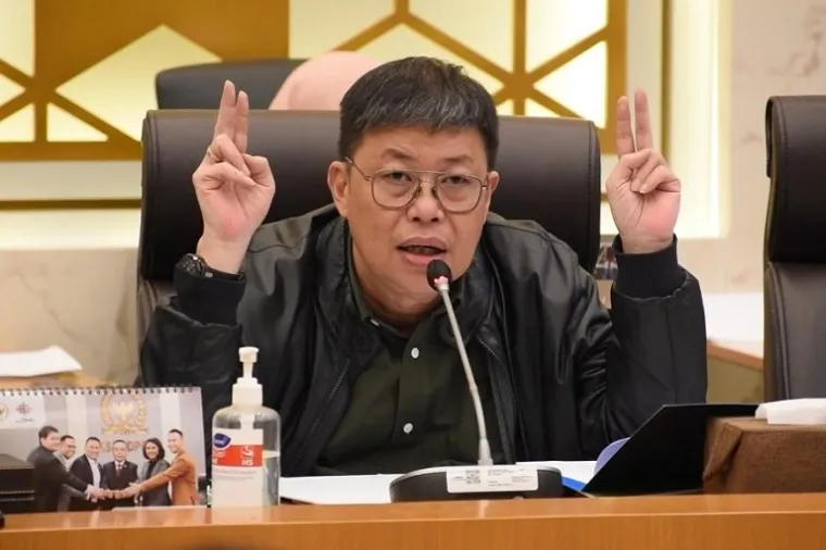 Wakil Ketua Komisi IV DPR RI, Alex Indra Lukman, minta SOP Karhutla dijalankan ketat demi keselamatan petugas. (Foto: Ist)