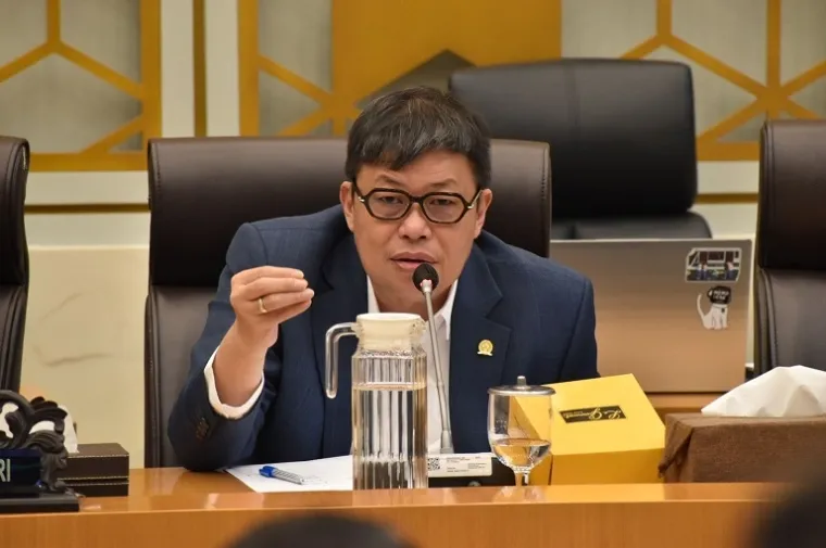 Wakil Ketua Komisi IV DPR RI, Alex Indra Lukman dalam Rapat Kerja Komisi IV DPR RI. (Foto: Ist)