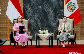 Ketua DPR RI Puan Maharani berbincang dengan Presiden Peru Dina Ercilia Boluarte Zegarra saat pertemuan kenegaraan di Gedung DPR, Jakarta. (Foto: Ist)