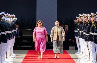 Ketua DPR RI Puan Maharani menerima menyambut kunjungan Presiden Peru, Dina Ercilia Boluarte Zegarra, di Gedung DPR RI, Senayan. (Foto: Ist)