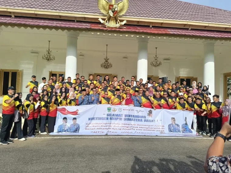 Gubernur Mahyeldi Lepas Kontingen Sumbar ke PORNAS KORPRI XVII di Palembang