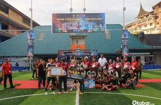 Para pemenang foto bersama usai menerima penghargaan. (Ist)