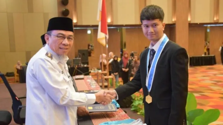 Cetak Lulusan Berkarakter, SMK-SMAK Padang Dapat Apresiasi Tinggi dari Pemko