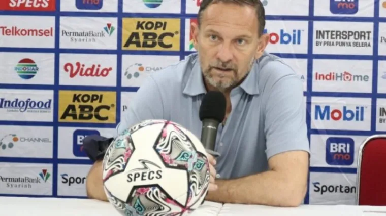 Dejan Antonic Resmi Gantikan Eduardo Almeida di Semen Padang FC
