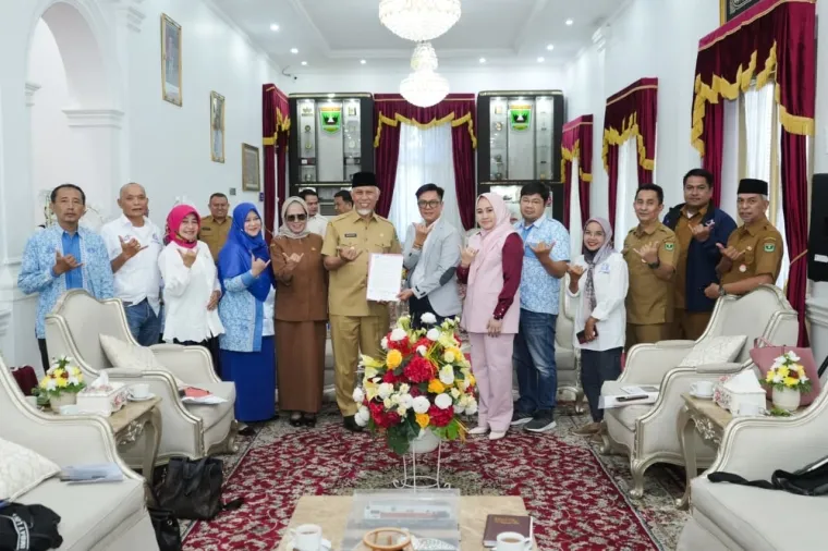 Gubernur Sumbar dan ASITA Bahas Pembentukan Satgas Pariwisata dan Jalur Udara Internasional