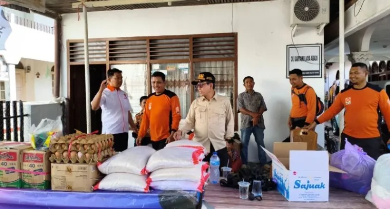 Kebakaran di Pasa Gadang, Pemprov Sumbar Salurkan 317 Kg Beras untuk Dapur Umum