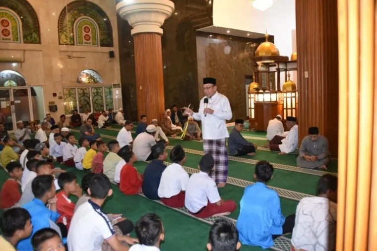 Maigus Nasir : Lebih 80.000 Siswa SD dan SMP yang Tersebar dari 1.100 Masjid dan Musala Mengikuti Subuh Mubarakah di Kota Padang