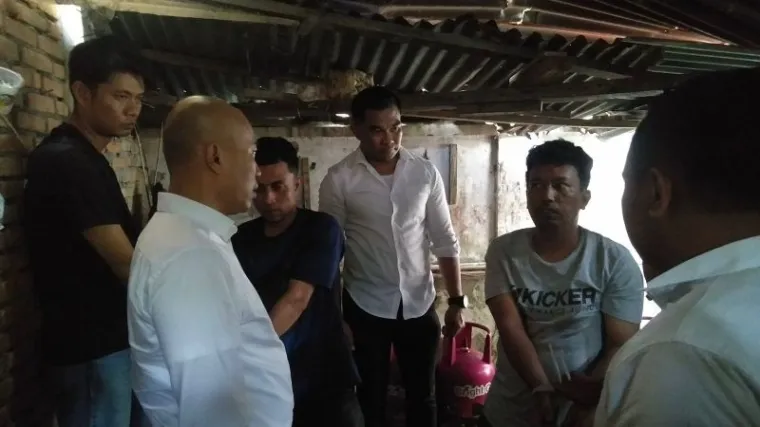 Polisi Gerebek Lokasi Pengoplosan Elpiji 3 Kg di Padang