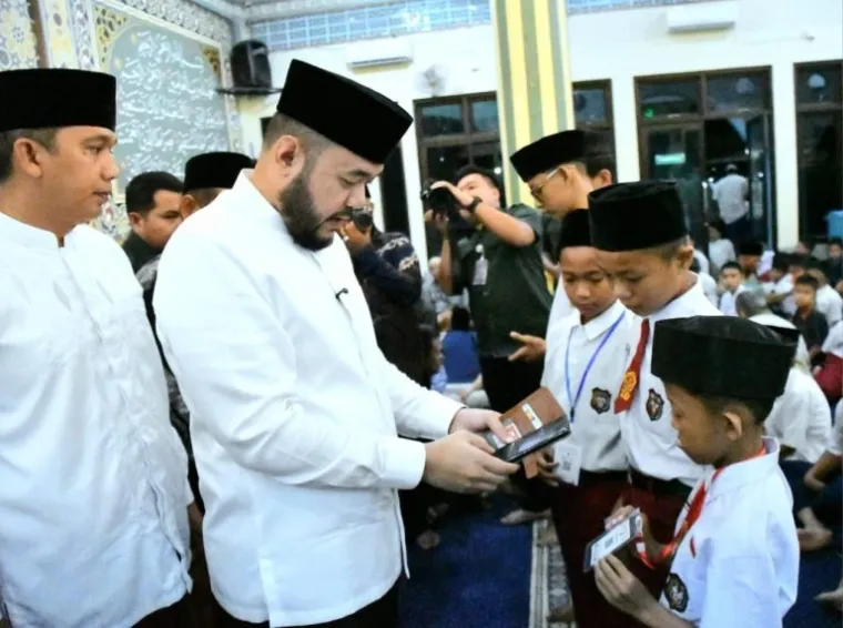 Program Unggulan &quot;Smart Surau&quot; Diawali dengan Kegiatan Subuh Mubarakah oleh Para Pelajar