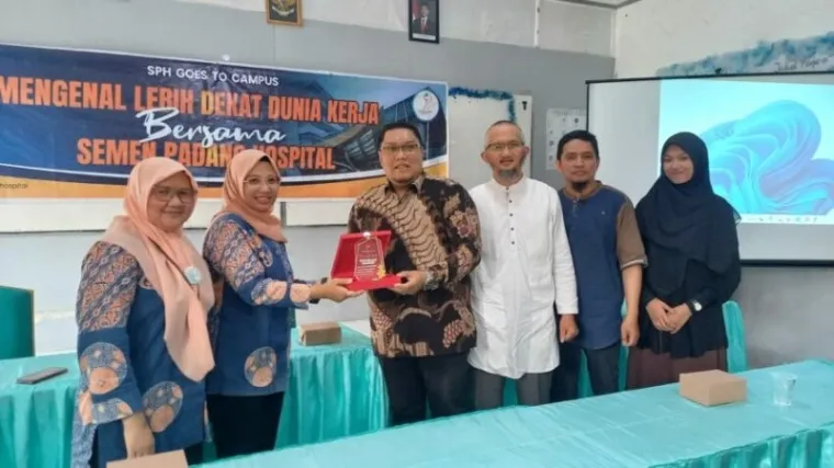 SPH Buka Peluang Karier bagi Lulusan Farmasi di Bukittinggi