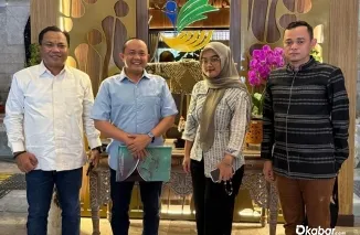 Anggota Komisi V DPRD Sumbar, Donizar, bersama tim saat melakukan koordinasi dengan Kementerian Sosial RI di Jakarta. (Foto: Ist)