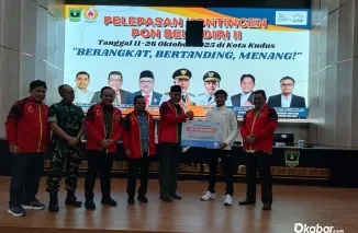 Gubernur Mahyeldi Lepas 124 Atlet Bela Diri Sumbar Berlaga di PON Kudus 2025