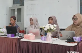 Para guru SMP IT Mutiara Hati Payakumbuh mengikuti rapat kerja sebagai ruang refleksi dan penguatan komitmen bersama meningkatkan mutu pembelajaran.