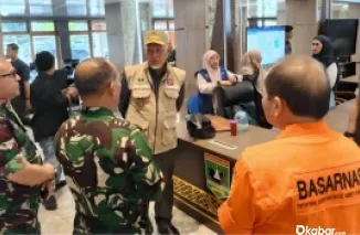 Gubernur Sumatera Barat (Sumbar), Mahyeldi Ansharullah meninjau Posko Terpadu Bencana di Aula Kantor Gubernur