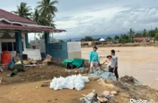 Warga terdampak bencana di Kelurahan Tabing Banda Gadang, Kecamatan Nanggalo, Kota Padang, tengah beraktivitas. (Dok: Kominfo Padang)