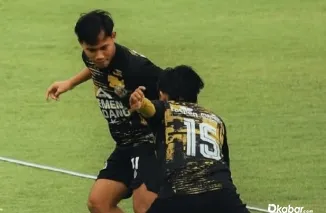 TIm Semen Padang melakukan latihan sebelum pertandingan. (Foto: Ist)