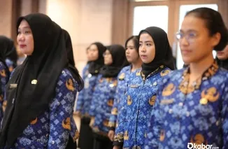 Aktivitas aparatur sipil negara (ASN) saat bekerja menggunakan sistem digital sebagai bagian dari penerapan Work From Home (WFH) yang menuntut kesiapan infrastruktur teknologi. (Foto: Ist)