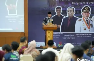 Gubernur Sumatera Barat Mahyeldi Ansharullah saat memberikan sambutan pada pembukaan Sharia Financial Talk (SHIFT) 2026 di Padang, Sabtu (27/6/2026). (Foto: Ist)