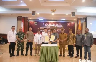 Staf Ahli Bupati Agam Bidang SDM Taslim saat mewakili Bupati membuka Rapat Kerja Wilayah DPW APERNAS Sumbar Tahun 2026 di Lubuk Basung, Senin (14/7/2026). (Foto: Ist)