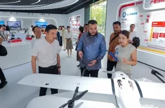 Wali Kota Padang Fadly Amran bersama delegasi kampus Padang saat pertemuan resmi dengan pimpinan Foshan Polytechnic untuk memperkuat program Padang Juara. (Foto: Ist)