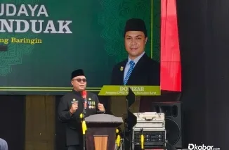 Anggota DPRD Sumbar Fraksi PKB Donizar buka Festival 10 Induk di Terminal Benteng Tanjung Baringin. (Foto: Ist)