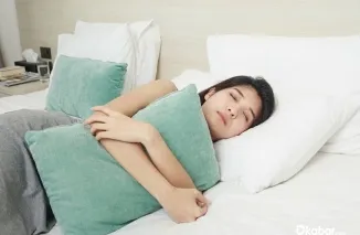 Ilustrasi tubuh tersentak seolah jatuh saat akan tidur. (Foto: Ist)